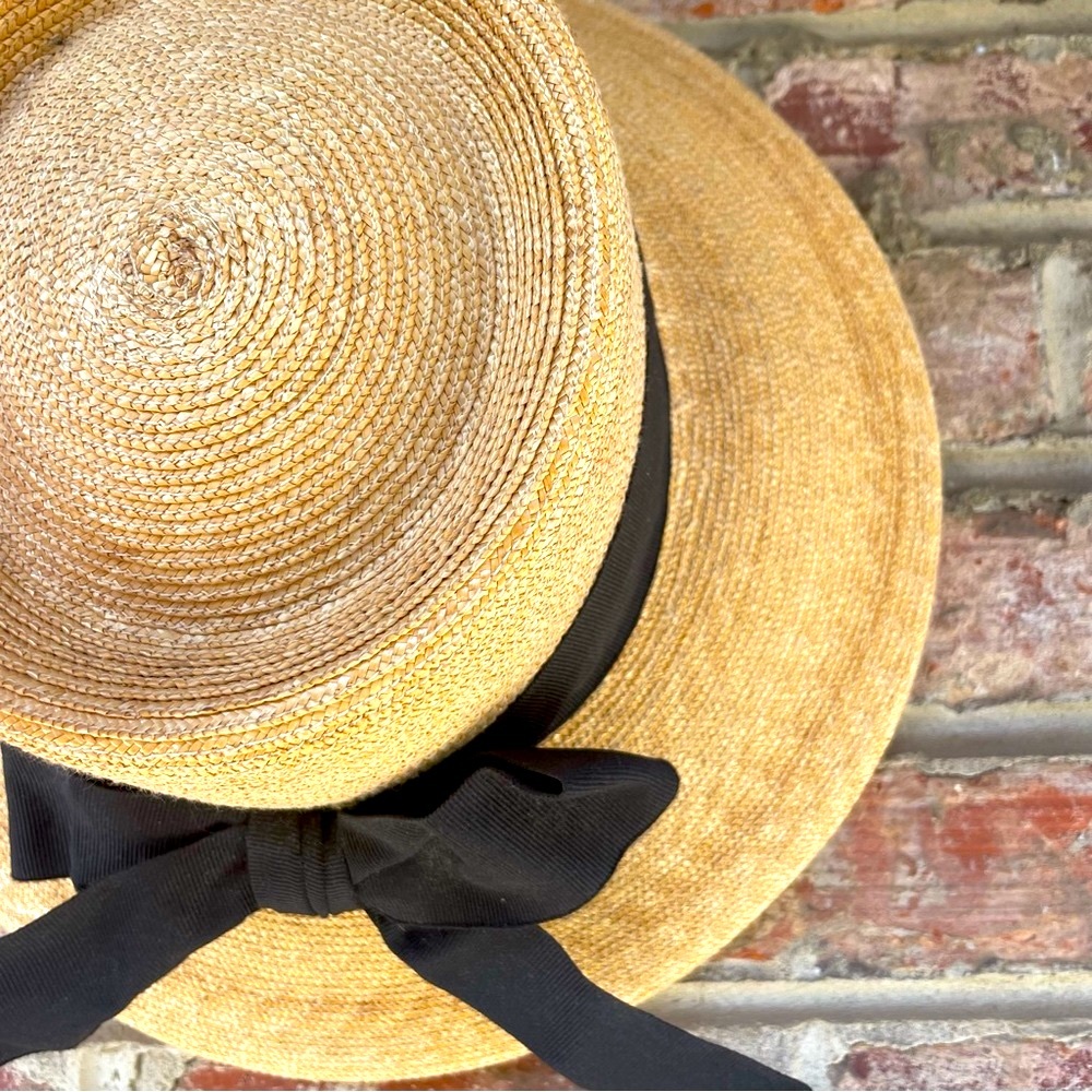 Peter Beaton Hat like new WAUWINET, SMALL BRIM - LEGHORN STRAW